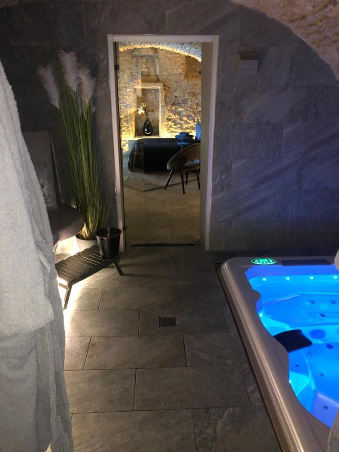 Jaccuzi & Spa Des Caves Stanislas Nancy Exterior photo