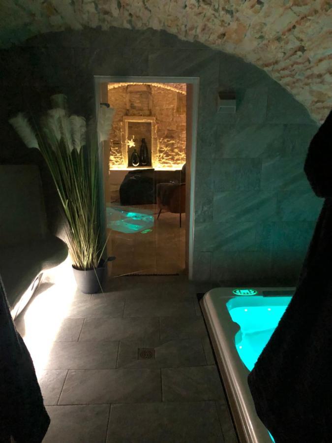 Jaccuzi & Spa Des Caves Stanislas Nancy Exterior photo